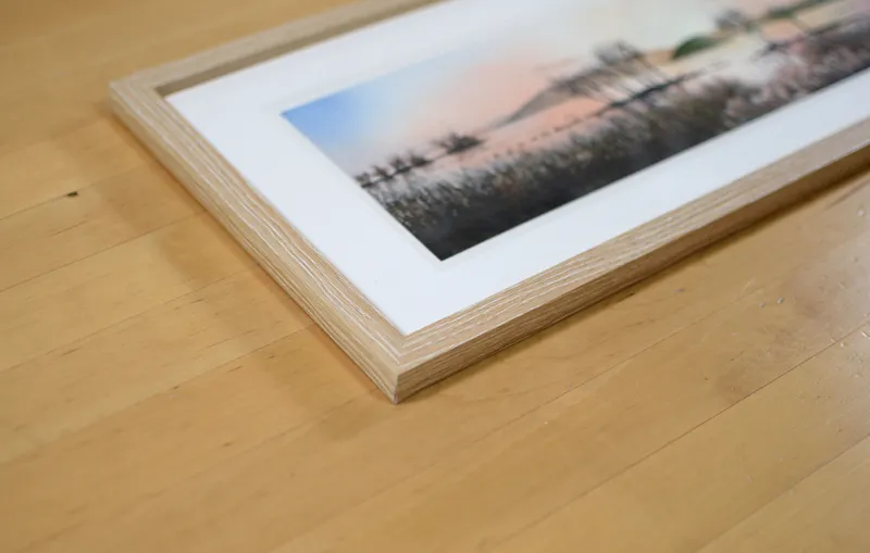 夕暮れの湖面に映る影 slider-0
