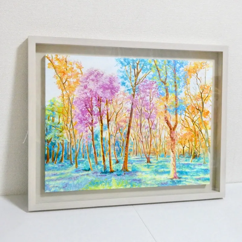 色彩の森　木々の中で