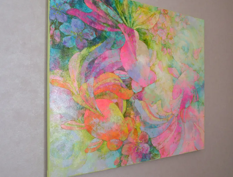 春の水面<金魚>