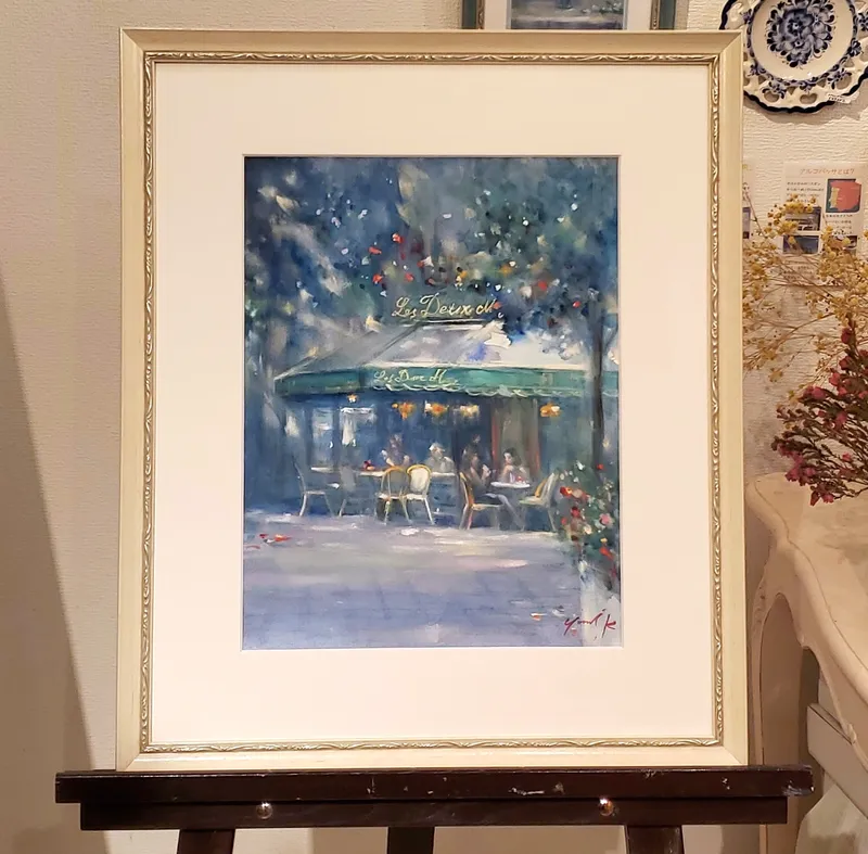 木漏れ日のカフェテラス