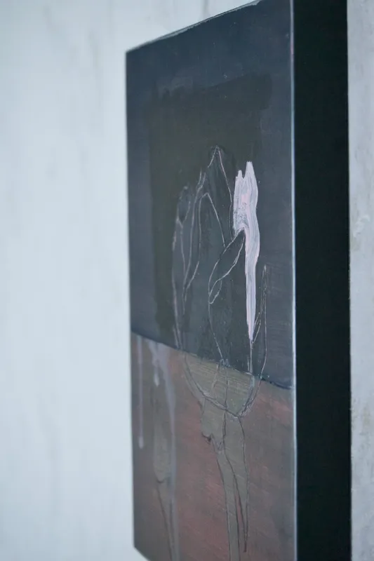 埃っぽい古書の表紙を指でなぞるような感覚