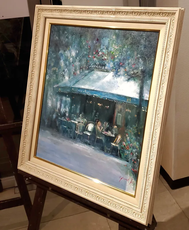 木漏れ日のカフェテラス