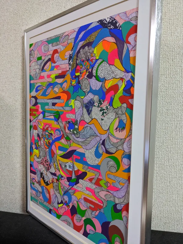 色彩のうねりに宿るもの