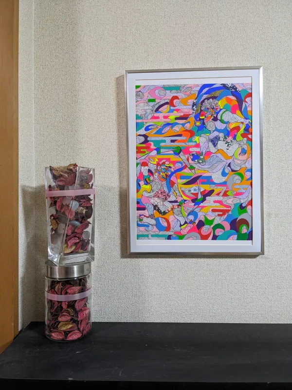 色彩のうねりに宿るもの