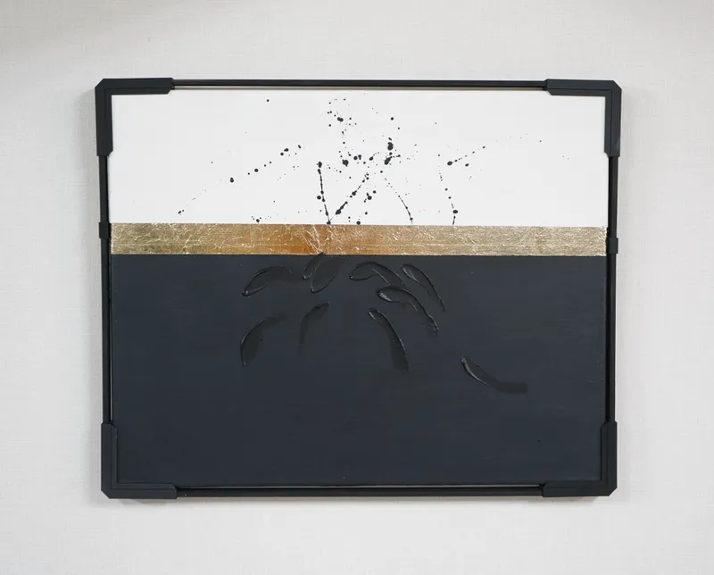 Zen on the wall [静と寂]