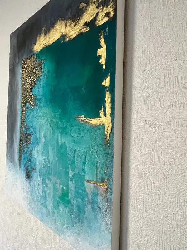 Hidden lake/gold stone