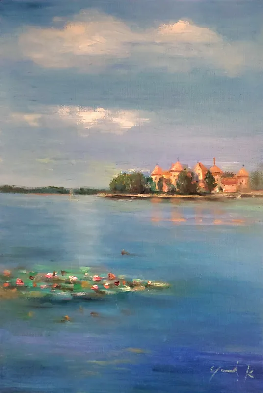 湖上に浮かぶトゥラカイ城