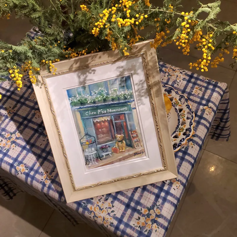 お土産選びのクマ