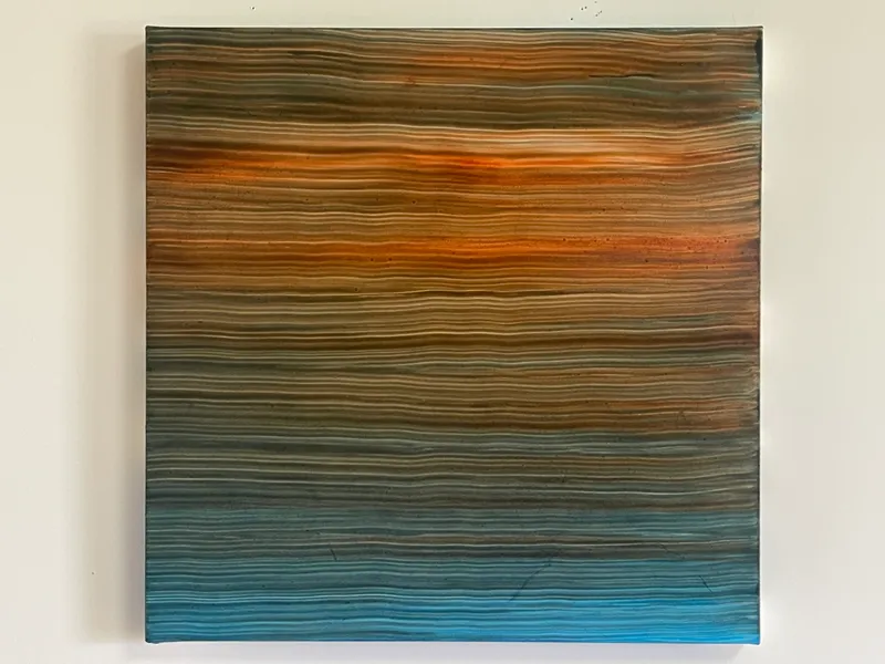 オレンジから青に遷移するストライプ