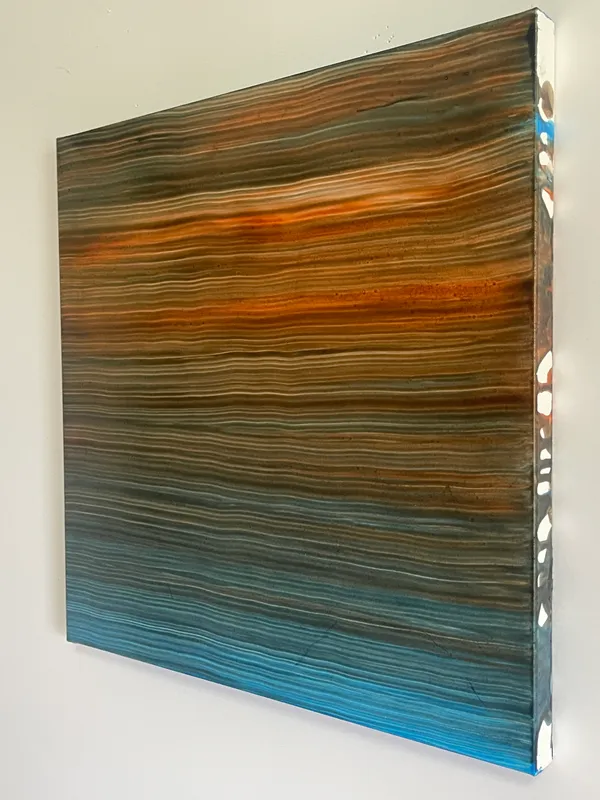 オレンジから青に遷移するストライプ