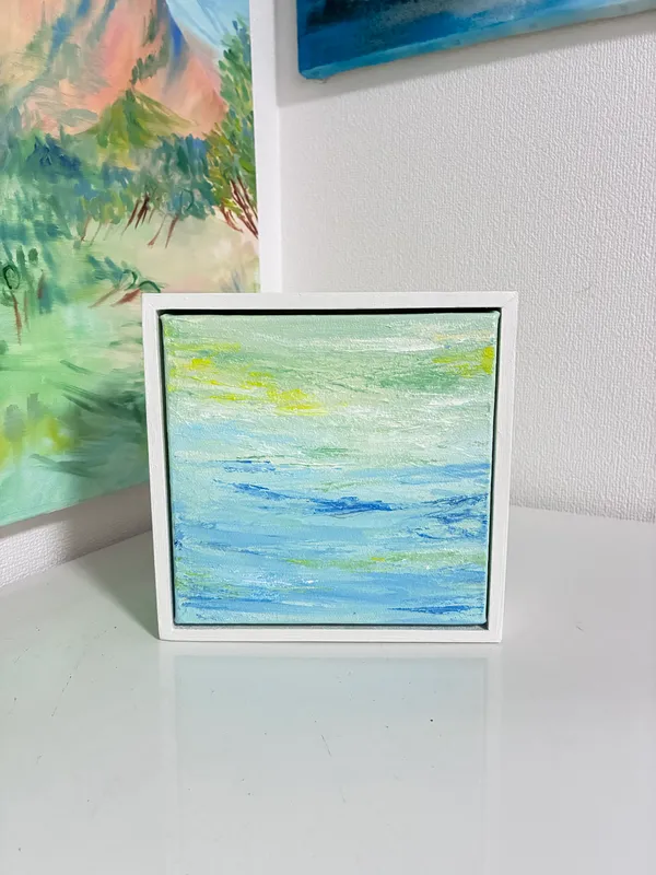 Foliage reflected on the waterー水面に映る木の葉